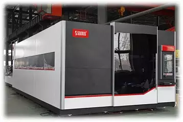 Лазерный станок SEKIRUS P2602M-3015GAН со сменными столами и кабинетной защитой | Лазер Гуру